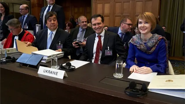 Справи у Міжнародному суді ООН та морському арбітражі курує МЗС України, а на слуханнях у Гаазі їх представляла заступник міністра Олена Зеркаль