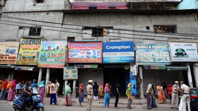 દિલ્હીના રેડલાઇટ વિસ્તાર ગણાતા જીબી રોડમાં કોરોનામાં ખોરાક વિતરણ