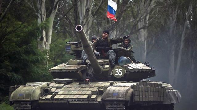 Бойовики "ДНР" на танку