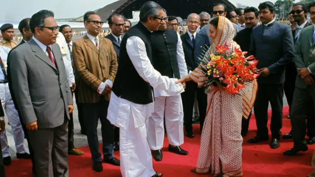 তাজউদ্দিন আহমেদের সঙ্গে প্রথম সাক্ষাতেই ইন্দিরা গান্ধী জানতে চেয়েছিলেন ''শেখ মুজিব কোথায়?''