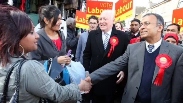 নির্বাচনী প্রচারণায় কাউন্সিলার হেলাল আব্বাস। (ফাইল ফটো)