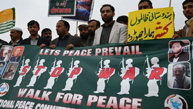 পাকিস্তানের রাজধানী ইসলামাবাদে যুদ্ধের বিরুদ্ধে নাগরিক প্রতিবাদ, ০১-০৩-২০১৯।