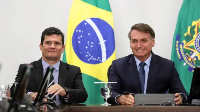 Jair Bolsonaro ao ladocuiaba fc x coritiba palpiteSergio Moro