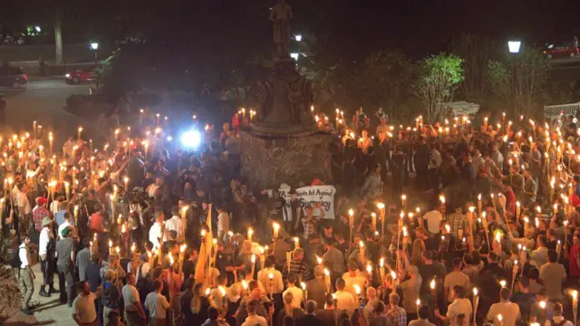 راهپیمایی افراد معتقد به برتری نژاد سفید