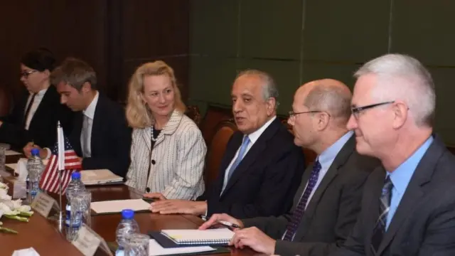 پاکستان، د سولې خبرې، خلیلزاد