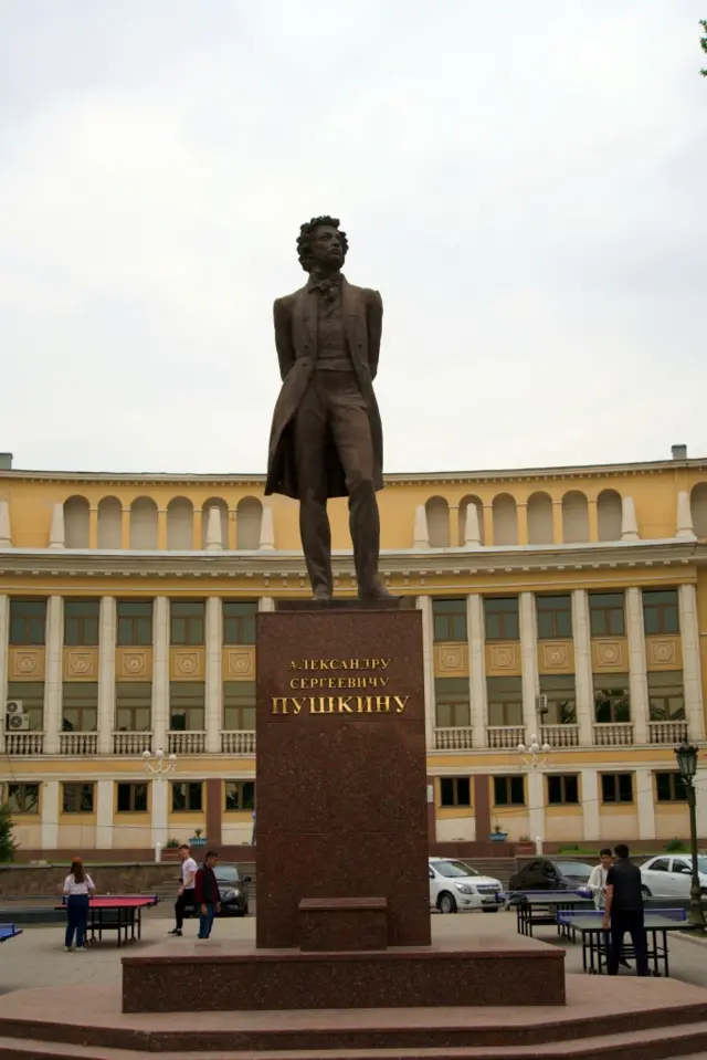 Пушкин ҳайкали