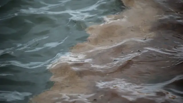 Дизельное топливо в воде, июнь 2020 года