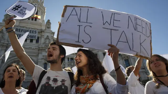 Madrid'de diyalog yanlısı gösteriler