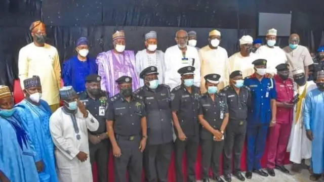 Seyi Makinde atawọn gomina miran pẹlu agbofinro to peju nibi ipade