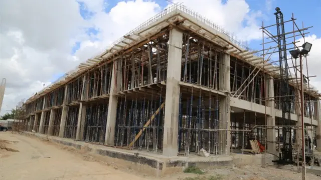 Sehemu ya msikiti mkuu wa Baraza Kuu la Waisalmu Tanzania (BAKWATA)