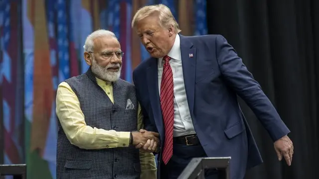 டிரம்ப் இந்திய வருகை: கங்கை நீரால் சுத்தம் செய்யப்படும் யமுனை நதி