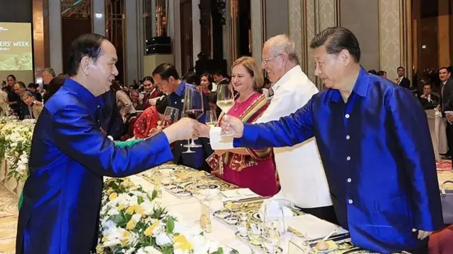 Chủ tịch Việt Nam Trần Đại Quang (trái)