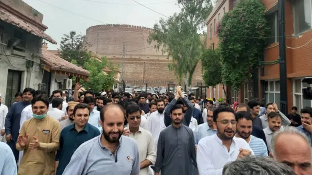 پشاور احتجاج