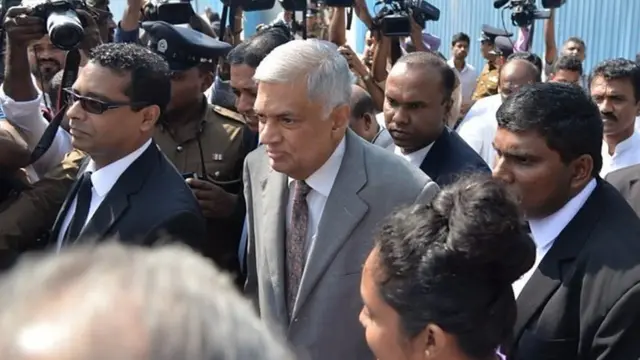 බැඳුම්කර විභාගයේ දී සාක්ෂි දීමට පැමිණෙන අගමැති රනිල් වික්රමසිංහ