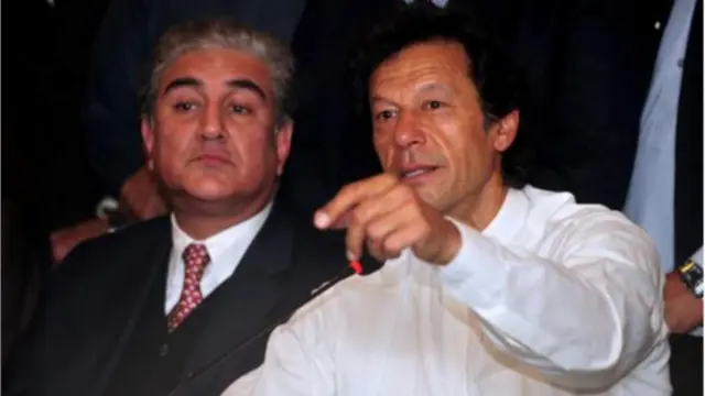 عمران خان د شهباز شریف په مشرۍ نوی حکومت او د ده له واکه لېرې کېدل یو ځل بیا 'بهرنۍ توطیه' یاده کړه.