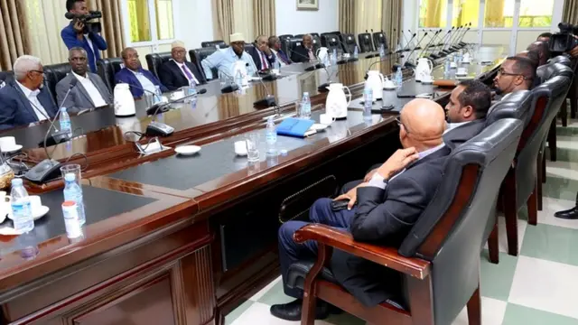 Xeerka Kufsiga oo ugu dambeyn la isla meel dhigay