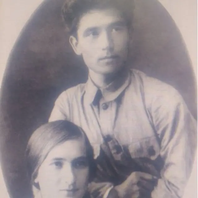 Роза Айтматова: Түшүмө киргенге чейин мен атамды сүрөтүнөн гана билчүмүн