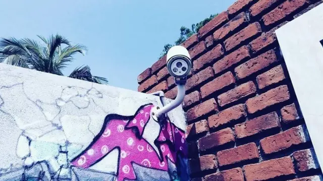 ඩොමිනික් චන්ද්‍රසාලිගේ ග්‍රැෆිටි නිර්මාණයක්