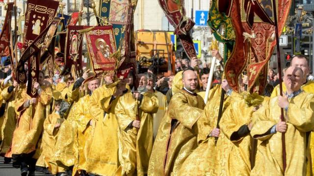 L'eglise orthodoxe russe et des croyants participent a une procession a Saint Petersburg en Septembre 2018