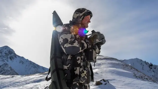 ढोरपाटनमा नाउर शिकारी