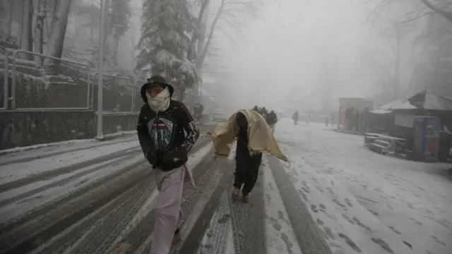 مری میں برفباری