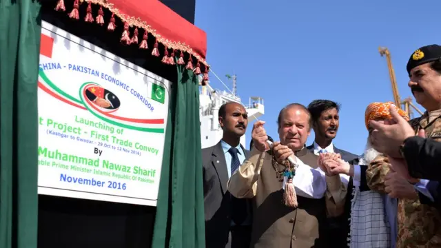 Nawaz oo furaya mashruuca