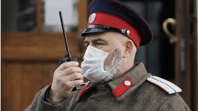 казак-охранник у Свято-Даниловского монастыря