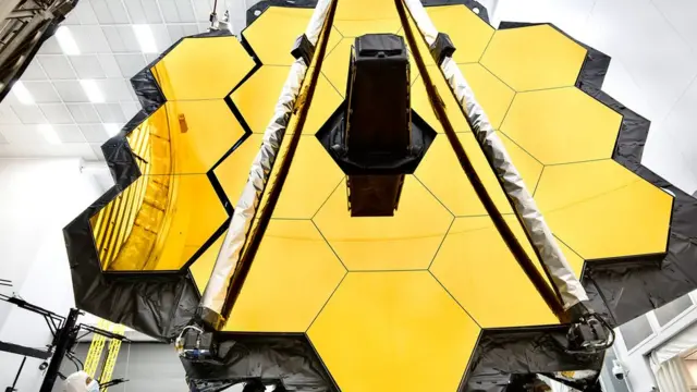 Parte del telescopio James Webb