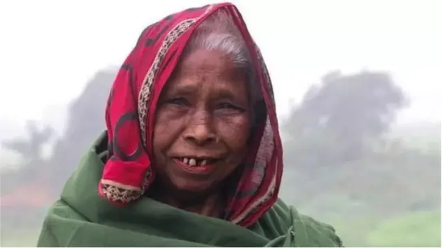 বাংলাদেশে নারীদের গড় আয়ু পুরুষদের তুলনায় বেশি।