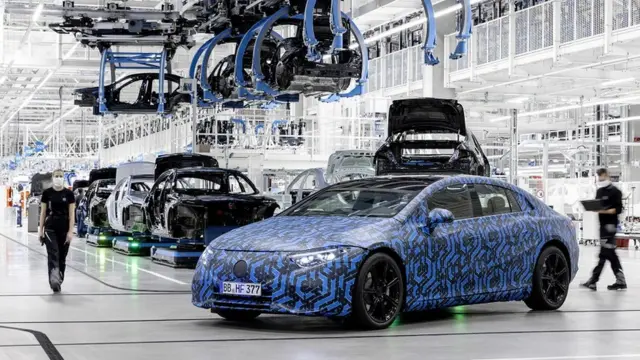 بنز EQS اولین مدل از چهار مدل الکتریکی است که سال آینده عرضه می‌شود