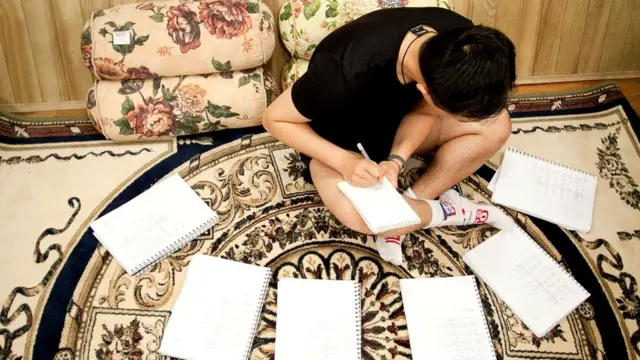 Участники программы "Марс-500" пытались как можно сильнее занять делами, чтобы у них не было времени предаваться депрессивным мыслям