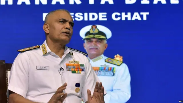 नौसेना प्रमुख एडमिरल आर. हरि कुमार