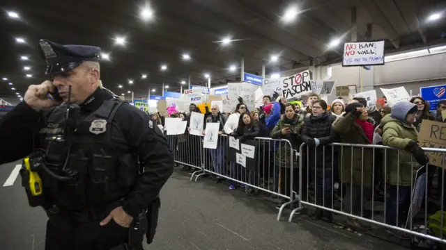 Philadelphia havaalanı protesto