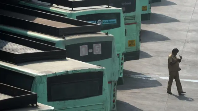 ஓராண்டு எடப்பாடி ஆட்சி - எம்.எல்.ஏக்களுக்கு கூவாத்தூர்; மக்களுக்கு நரகம்