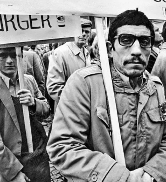 "Grev sözcülüğüne 1 Yunan, 2 Yugoslav, 8 Türk başvurdu. Şef sordu derdiniz ne diye. Vallahi ne olsun Salih abi başvurunca biz de başvurduk."