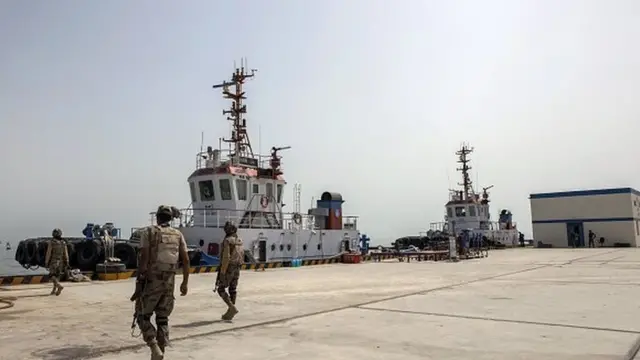 குவடார் துறைமுகம் - பாகிஸ்தானில் உள்ள புதிய சீன பட்டுப்பாதையின் ஓர் அங்கமான சிறிய துறைமுகம்