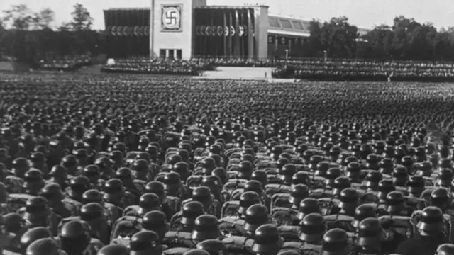 जर्मनी में नात्सियों की एक सभा