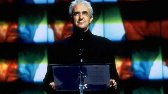 ایلیئٹ کارور