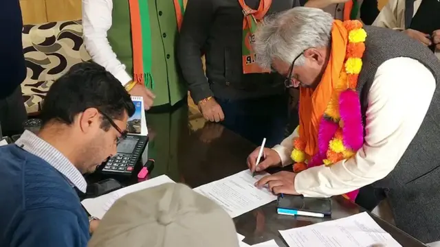 पर्चा भरते संजय सूद