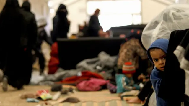 کمپ الهول در مناطق تحت کنترل نیروهای دموکراتیک سوریه قرار دارد که از سوی آمریکا حمایت می‌شوند