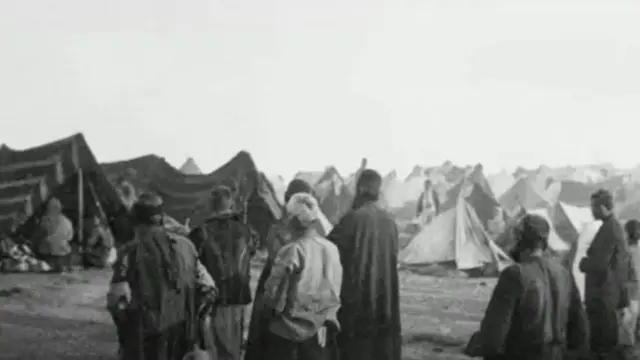 বিশ্বাসঘাতকতার অভিযোগ এনে আরমেনিয়ানদের দলে দলে সিরিয়ার মরুভূমিতে পাঠানো হয়