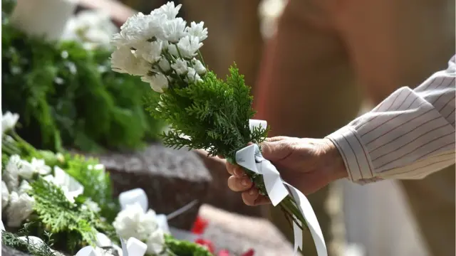 วางดอกไม้