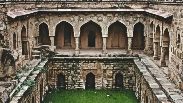 مہرولی کی ایک باؤلی