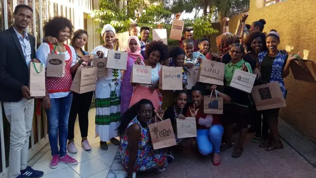 ተኪ ዛጊት 395 ሽሕ ናይ ወረቐት ቦርሳ ኣዳልዩ'ሎ