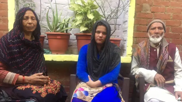 સાસુ રેશમા અને સસરા ઝફર સાથે સુરભિ