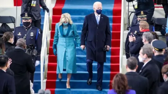 ජෝ බයිඩන් සහ බිරිඳ උත්සවය සඳහා පැමිණි මොහොත