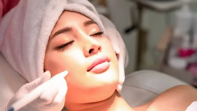 Waxaa loo marinaya Collagen