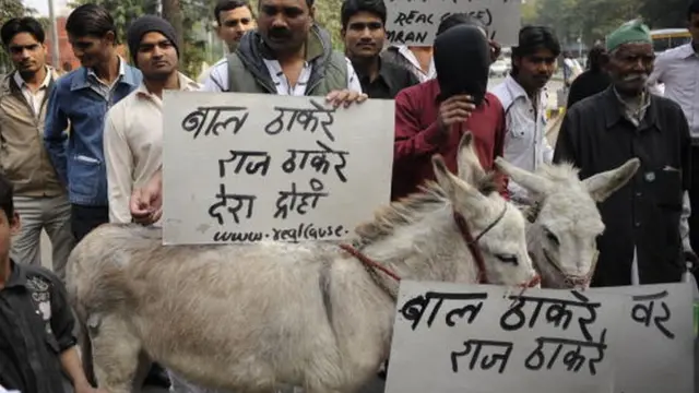 રાજ ઠાકરે અને બાલ ઠાકરે સામે થયેલા વિરોધની પ્રતિકાત્મક તસવીર