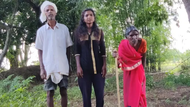 मंजू उरांव अपने माता पिता के साथ