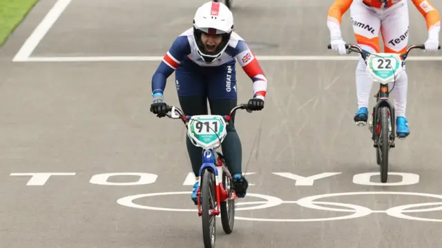 Bethany Shriever comemorandocomo sacar dinheiro no h2betvitória no BMX,como sacar dinheiro no h2betTóquio